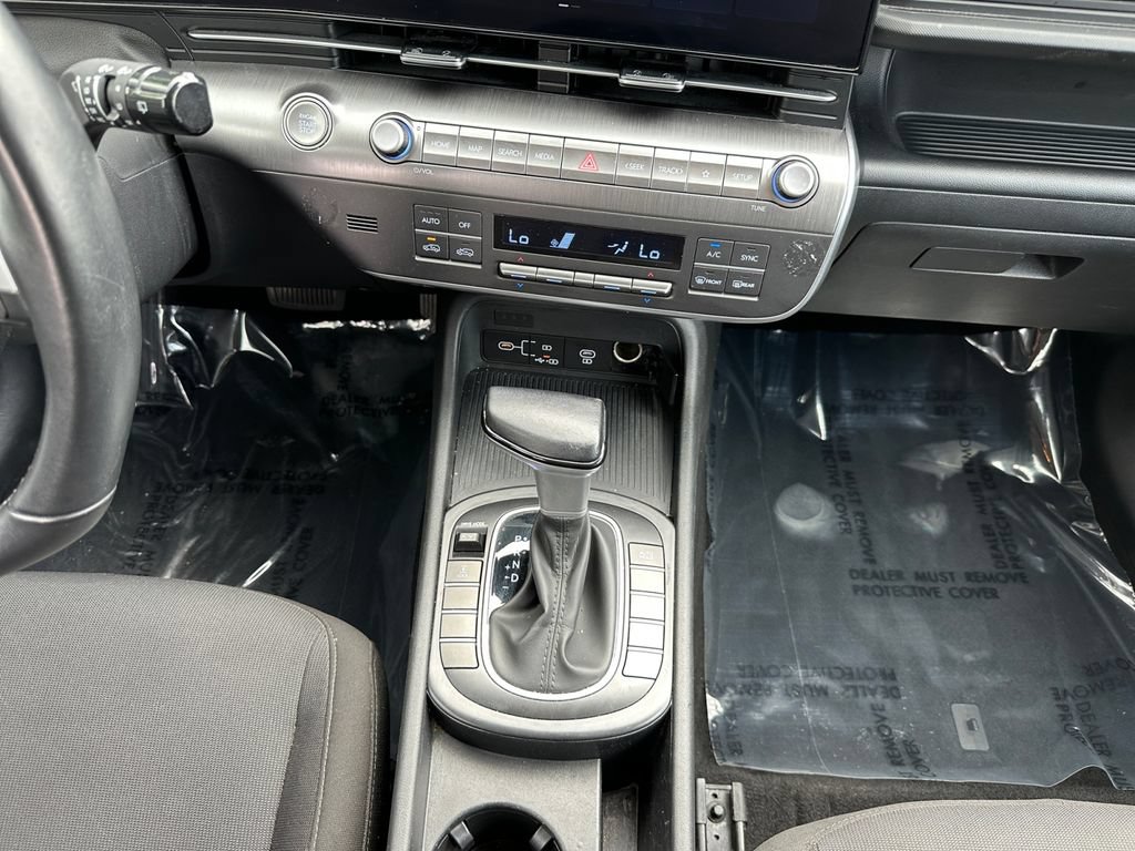 Used 2024 Hyundai Kona SEL AWD/4WD image 11