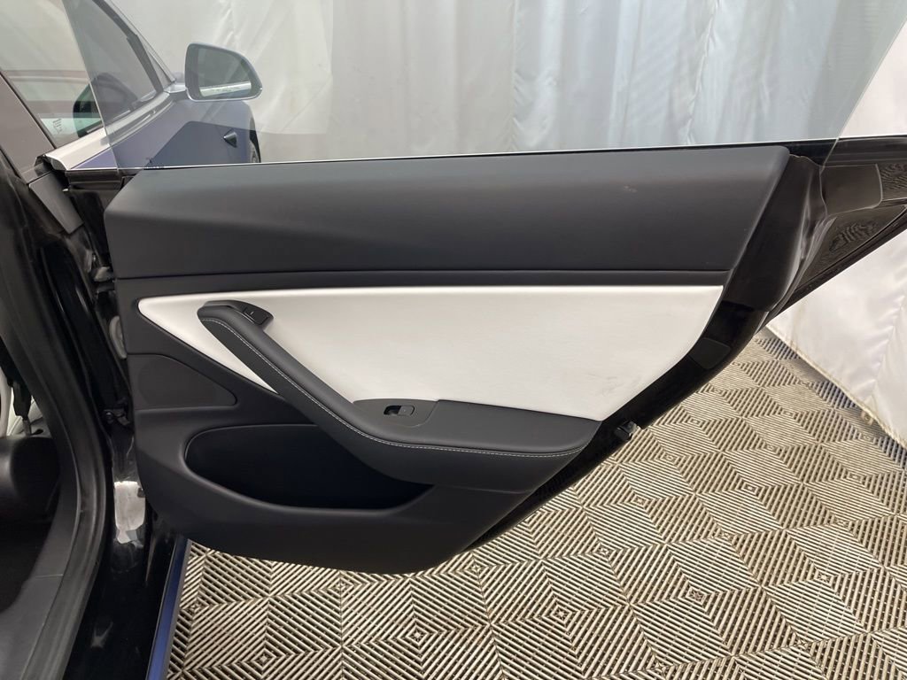 Used 2018 Tesla Model 3 Long Range image 30