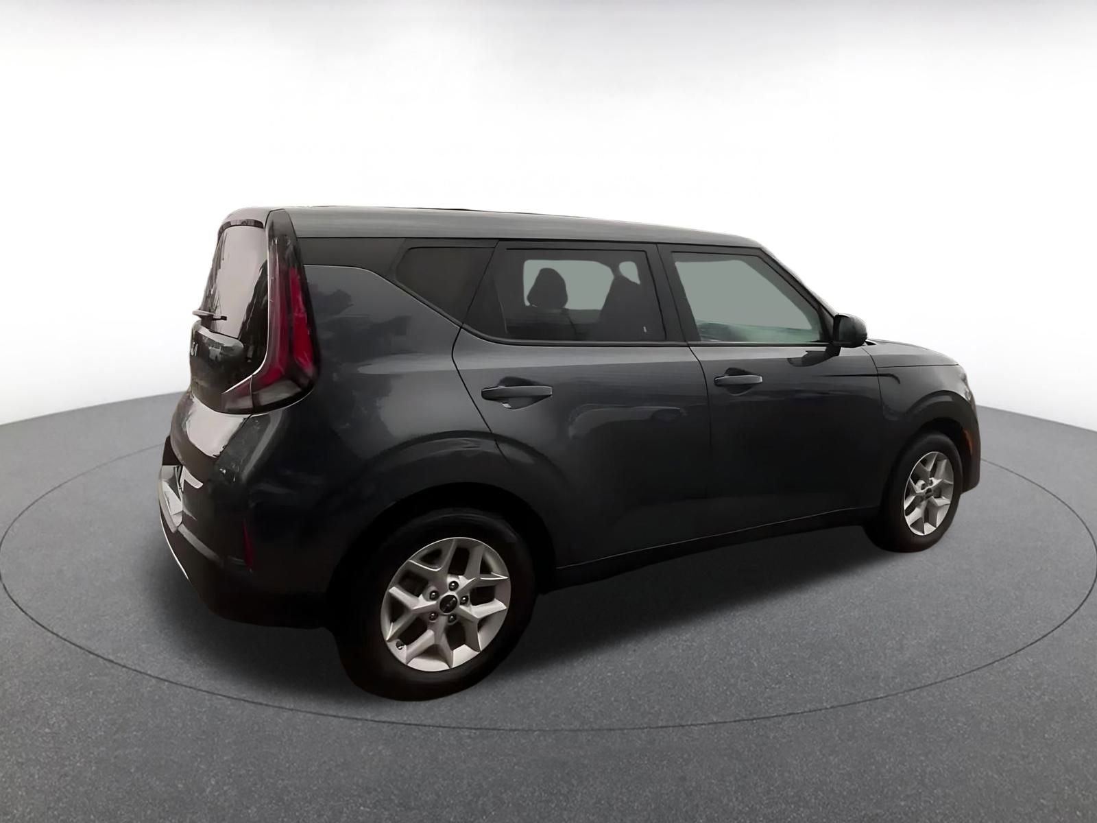 Used 2025 Kia Soul LX w/ LX Technology Package image 15