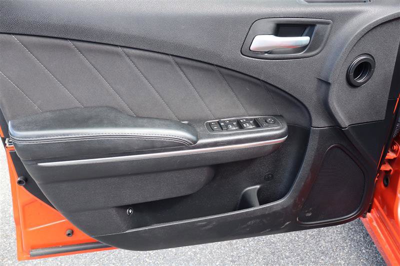 Used 2017 Dodge Charger R/T image 8