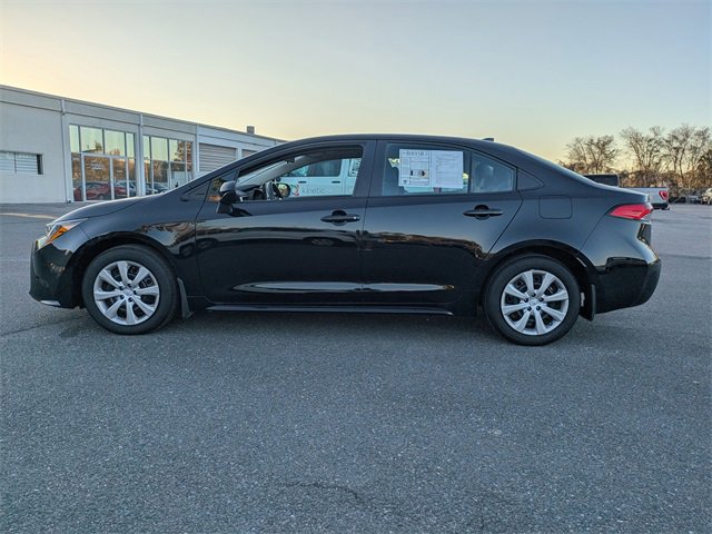 Used 2025 Toyota Corolla LE image 4