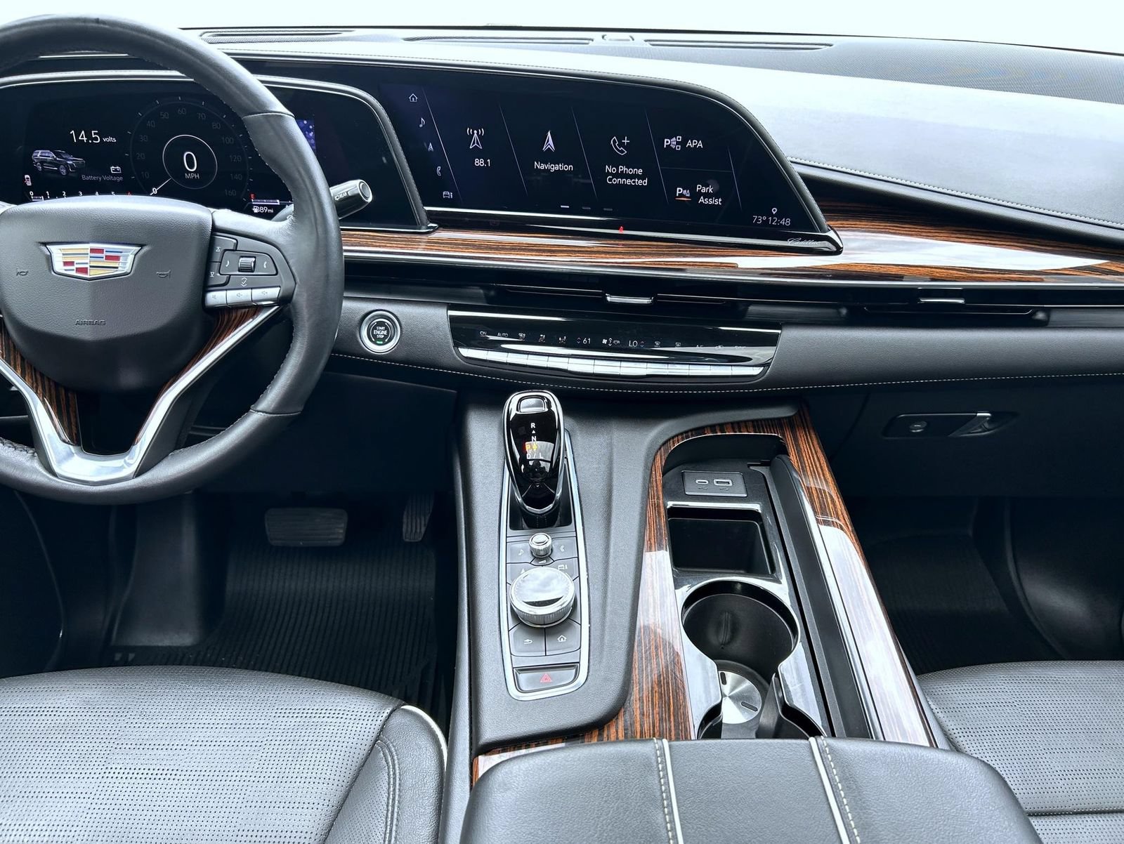 Used 2021 Cadillac Escalade Premium Luxury w/ Performance Package AWD/4WD image 18