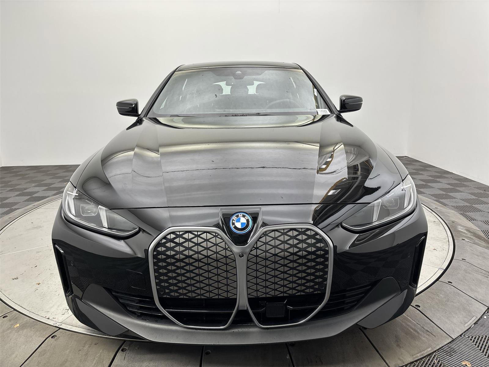 Used 2025 BMW i4 xDrive40i w/ Parking Assistance Package image 14