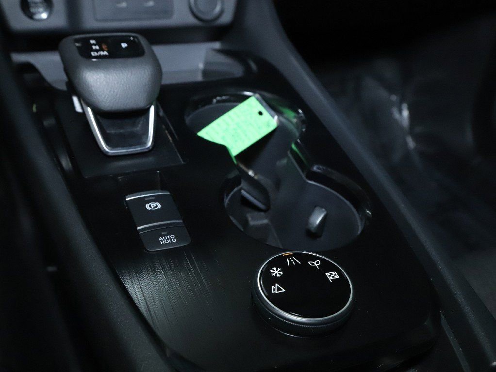 Certified 2025 Nissan Rogue SV image 27