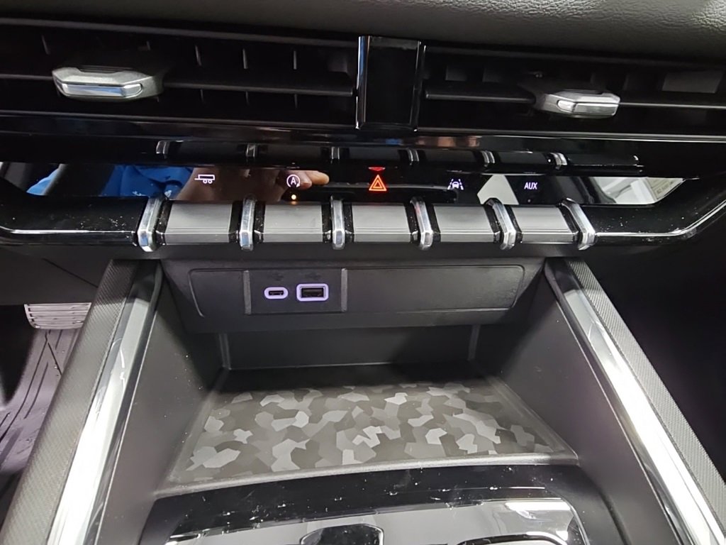 New 2026 GMC Canyon Elevation w/ Convenience Package image 21