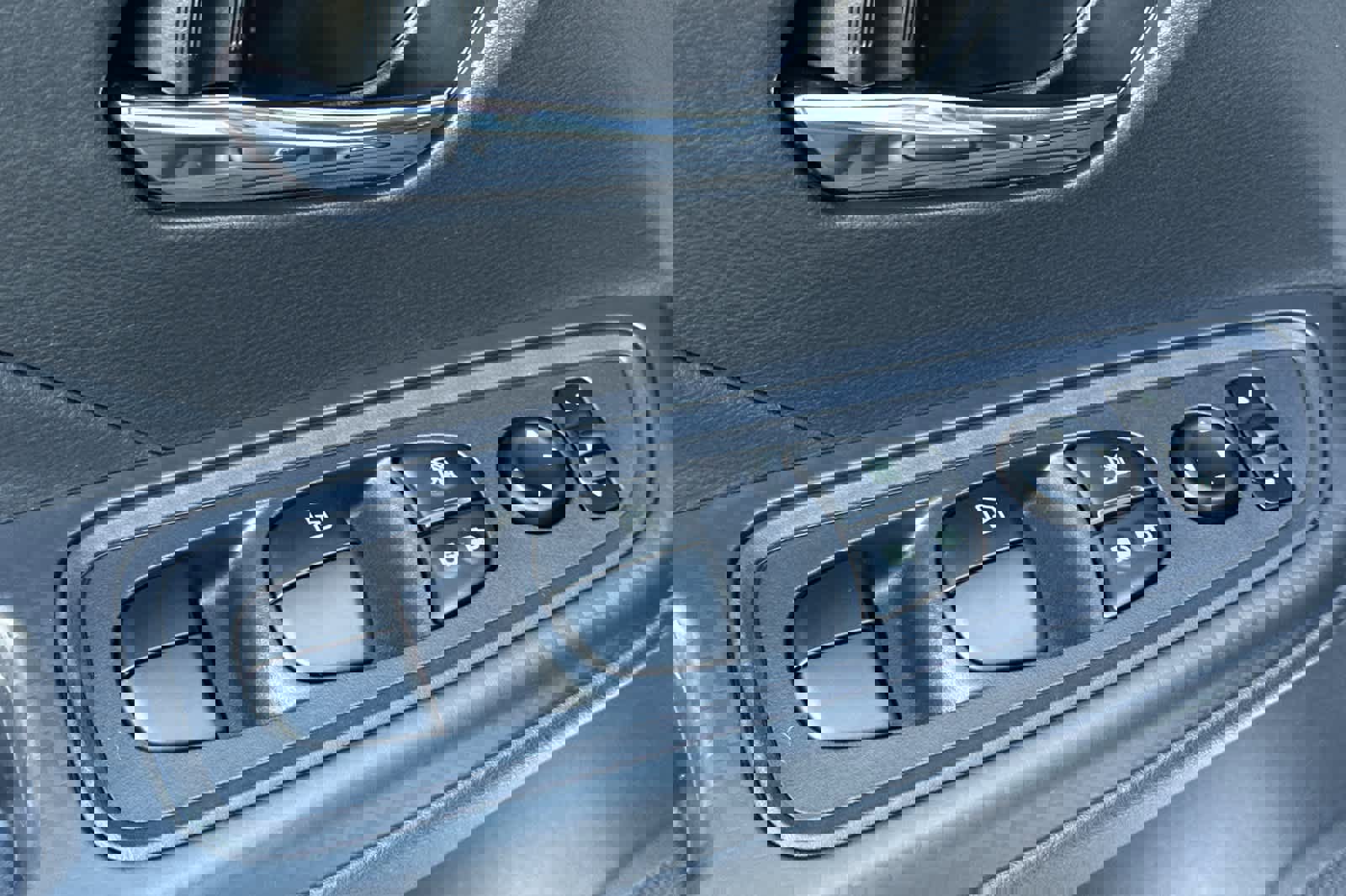 New 2025 Nissan Versa SV w/ Trunk Package image 13