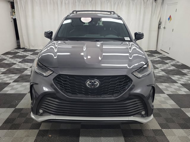 Used 2024 Toyota Highlander LE image 2