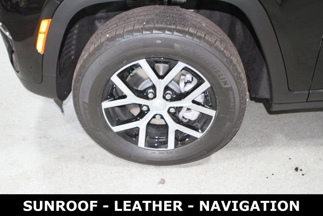 New 2025 Jeep Grand Cherokee Limited image 12