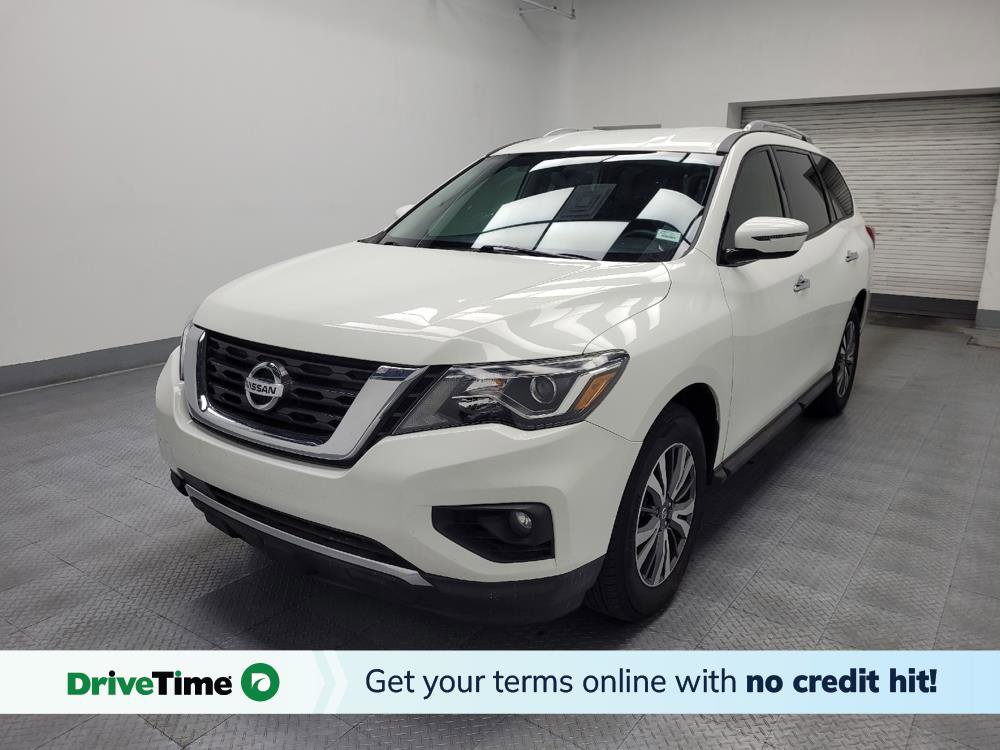 Used 2018 Nissan Pathfinder SV image 1