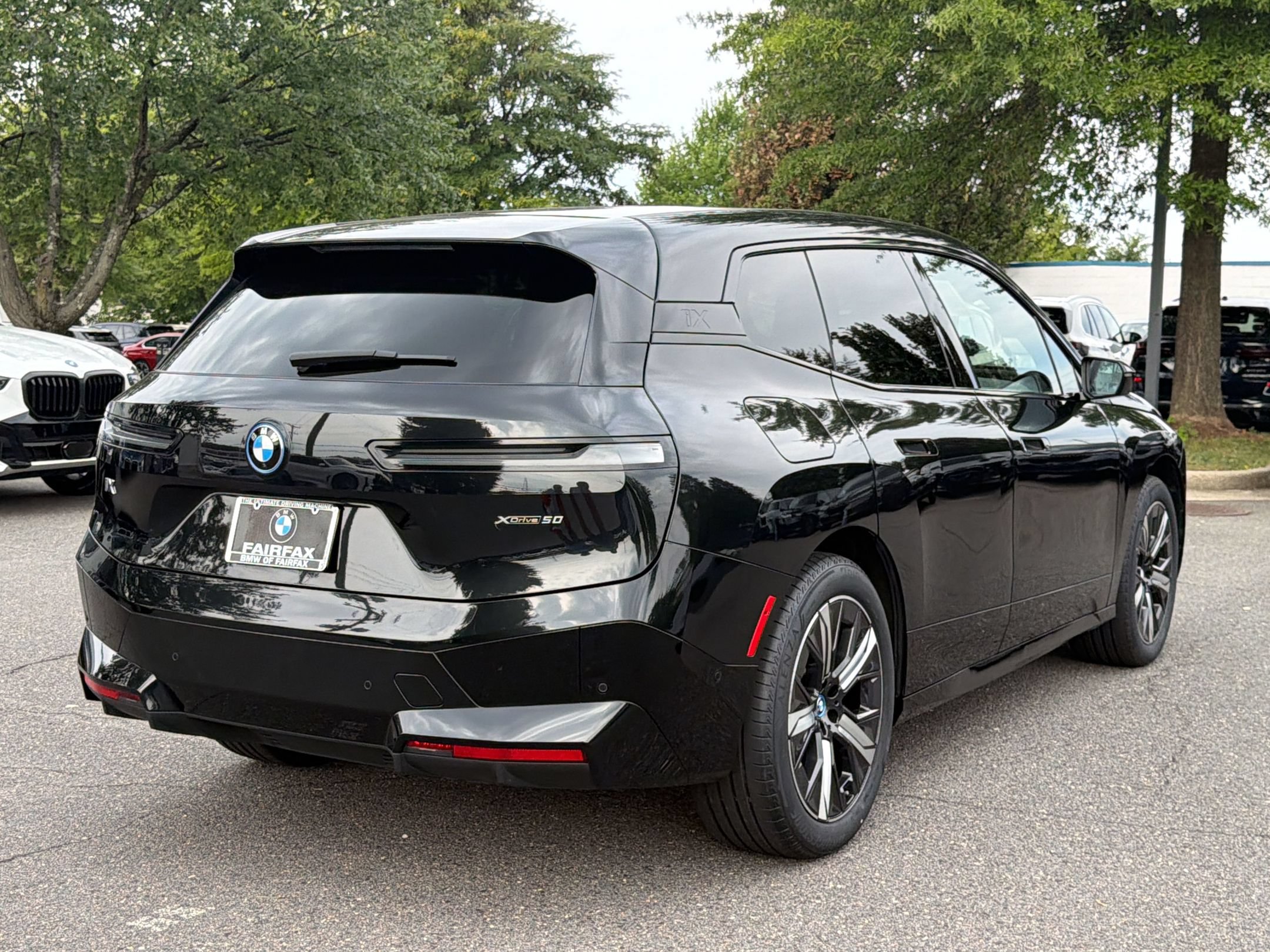 Certified 2024 BMW iX xDrive50 w/ Sport Package AWD/4WD image 9