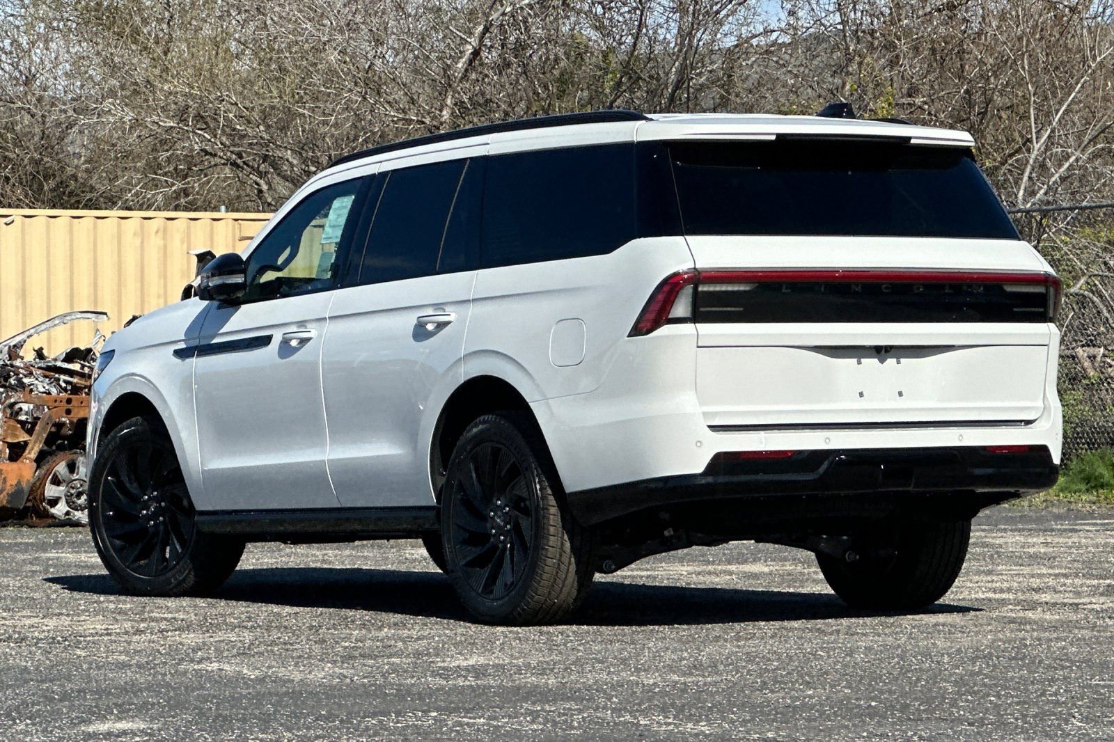 New 2026 Lincoln Navigator Reserve w/ Jet Appearance Package image 5