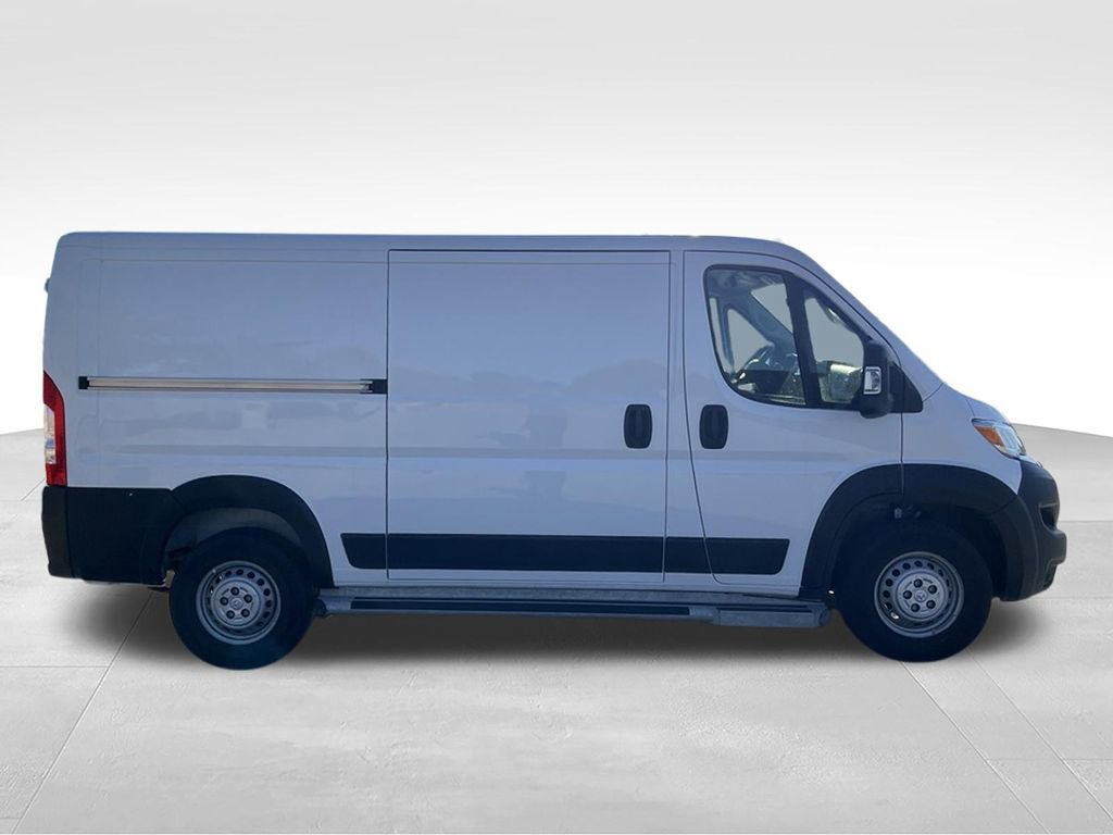 Used 2025 RAM ProMaster 2500 w/ U-Haul Equipment Group FWD image 9