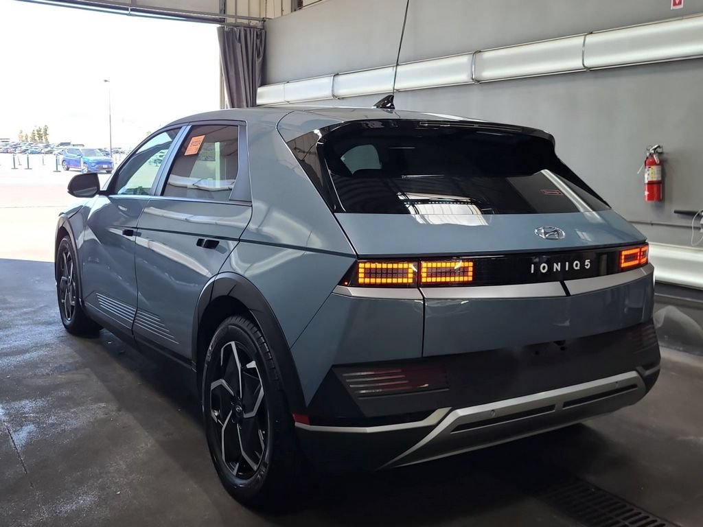 Used 2024 Hyundai Ioniq 5 SE RWD image 4