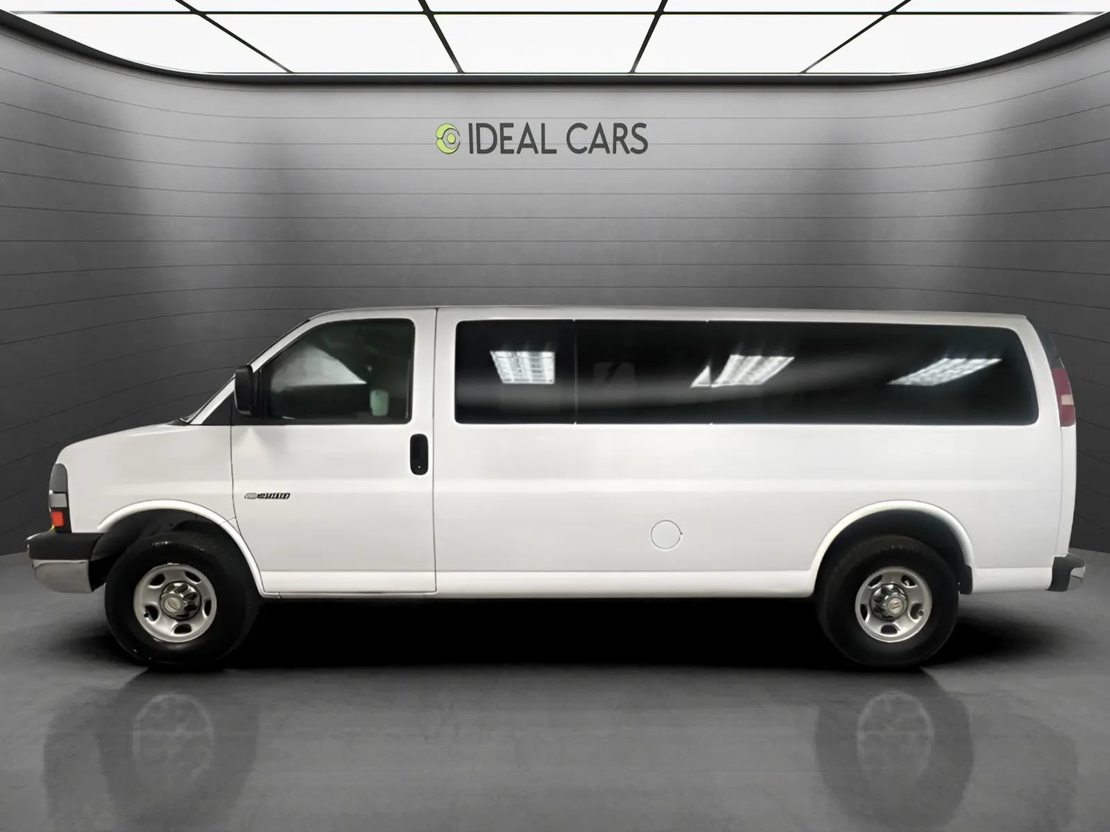 Used 2004 Chevrolet Express 3500 Extended Passenger w/ LS Preferred Equipment Group RWD image 8
