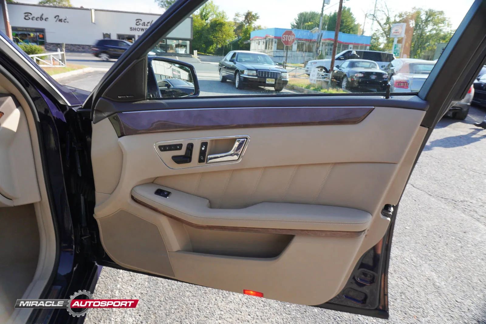 Used 2011 Mercedes-Benz E 350 4MATIC Wagon image 29