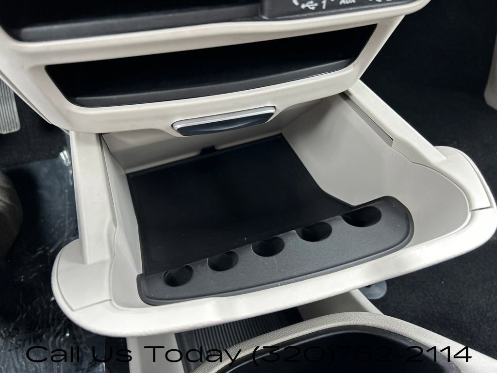 Used 2024 Chrysler Pacifica Touring-L FWD image 24