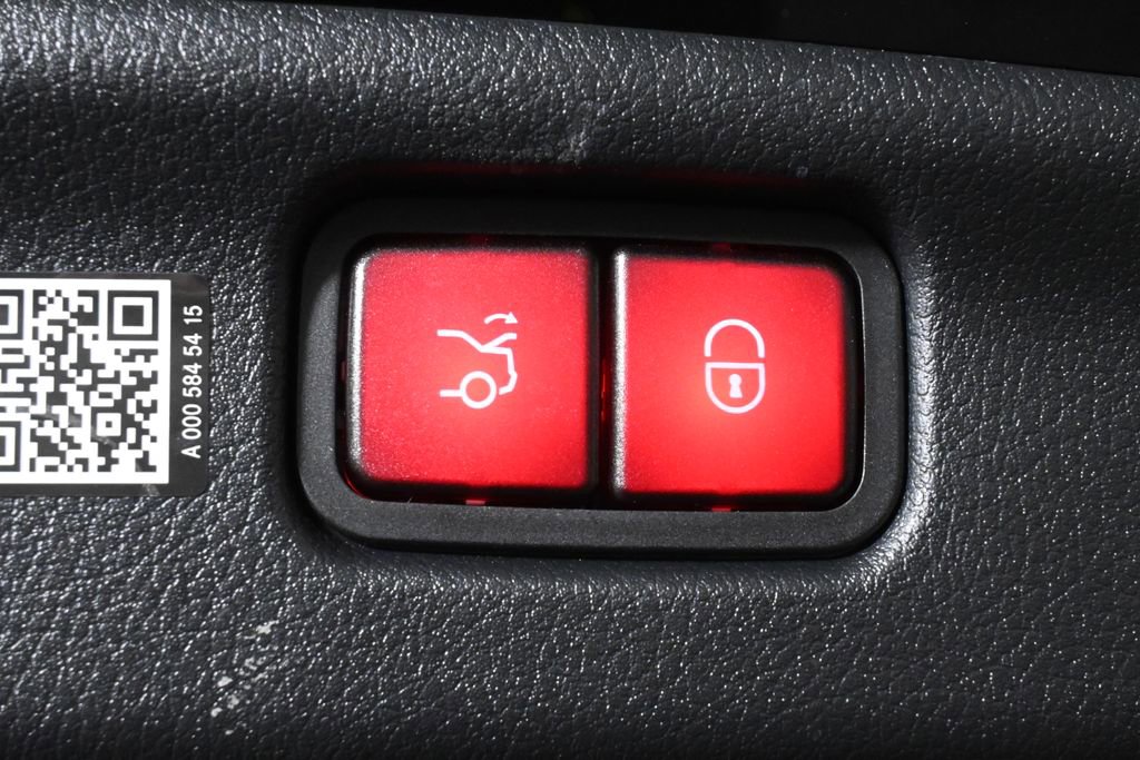 Certified 2026 Mercedes-Benz C 300 4MATIC Sedan image 34