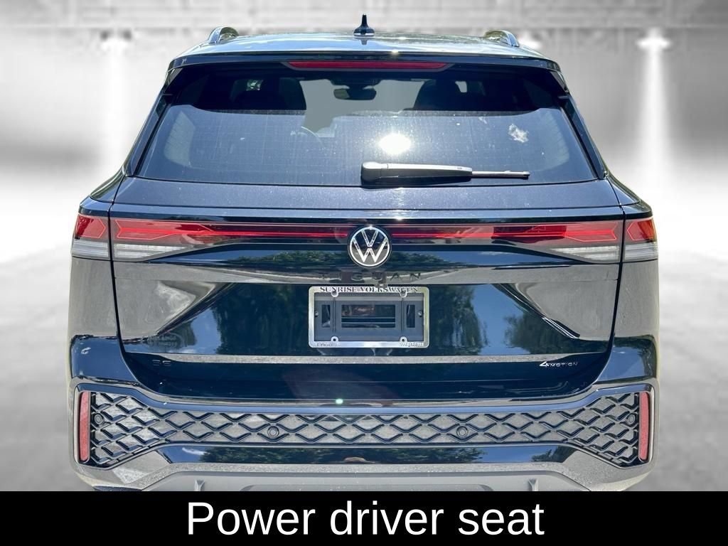 Used 2025 Volkswagen Tiguan SE R-Line AWD/4WD image 6