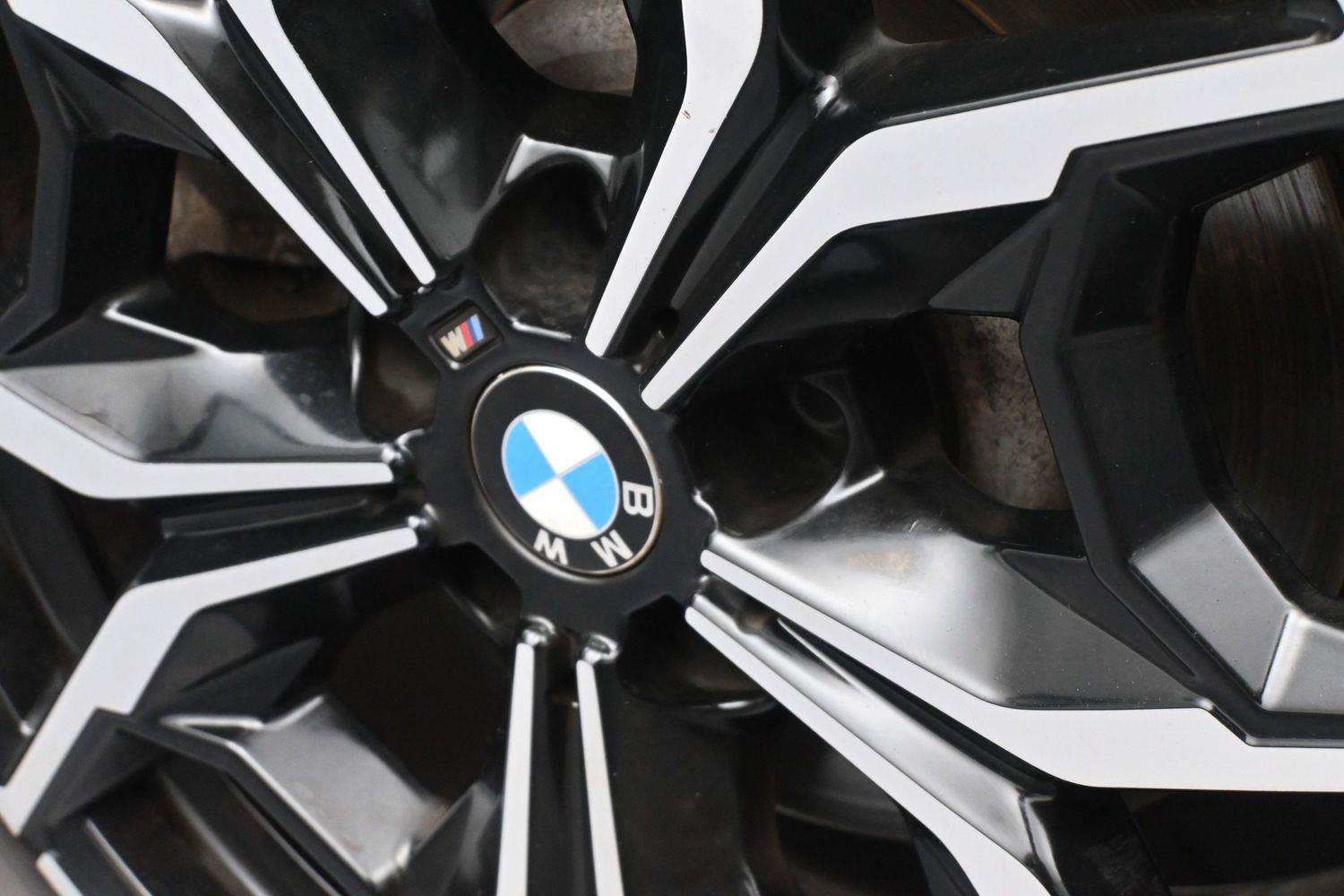 Used 2023 BMW X4 xDrive30i w/ M Sport Package AWD/4WD image 26