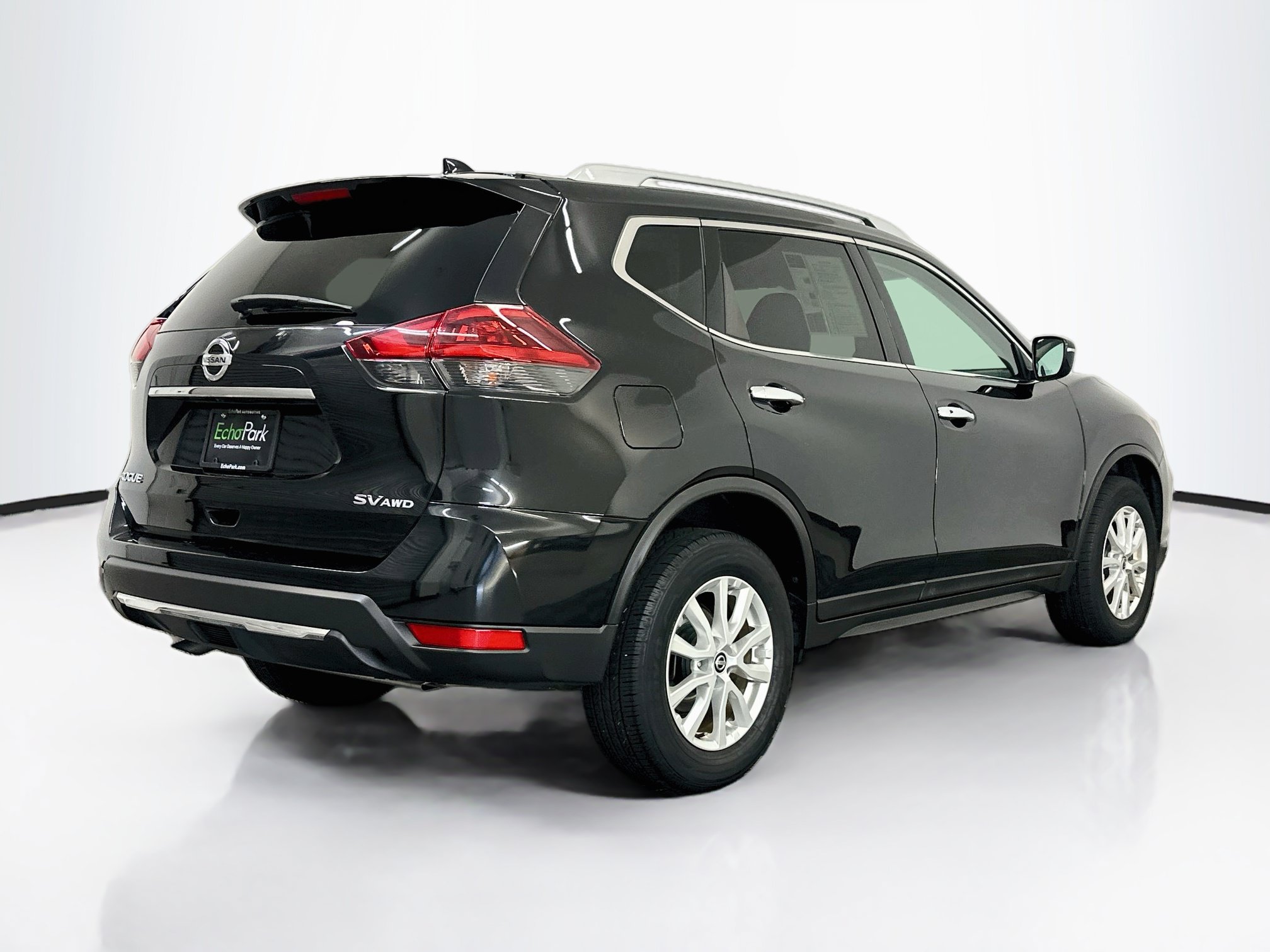 Used 2018 Nissan Rogue SV AWD/4WD image 9