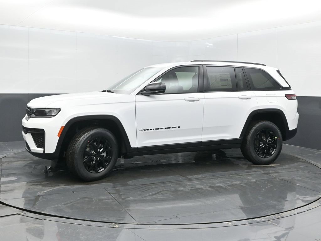 New 2026 Jeep Grand Cherokee Altitude image 4