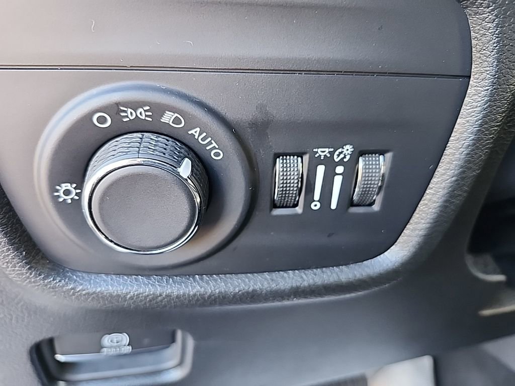 Used 2024 Jeep Grand Cherokee Altitude image 24