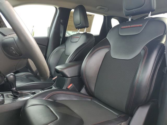 Certified 2022 Jeep Cherokee Trailhawk w/ Trailer Tow Group image 10