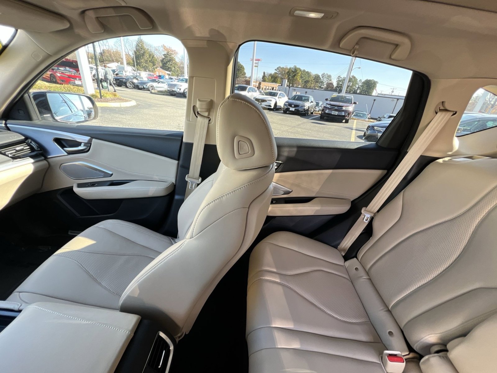 Certified 2023 Acura RDX FWD w/ Technology Package image 3