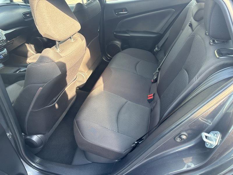 Used 2020 Toyota Prius LE AWD/4WD image 27