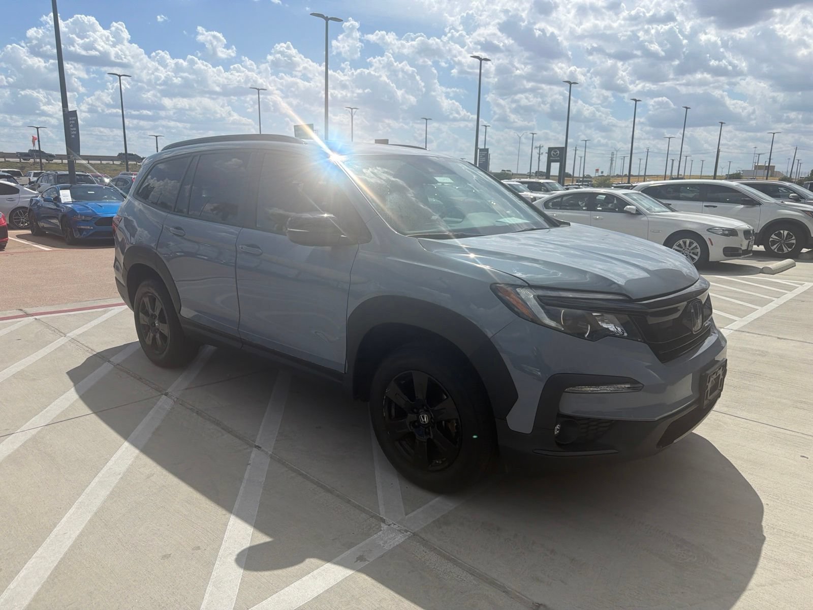 Used 2022 Honda Pilot TrailSport image 3