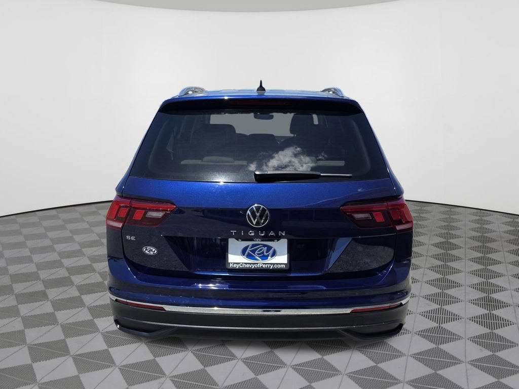 Used 2024 Volkswagen Tiguan SE FWD image 11