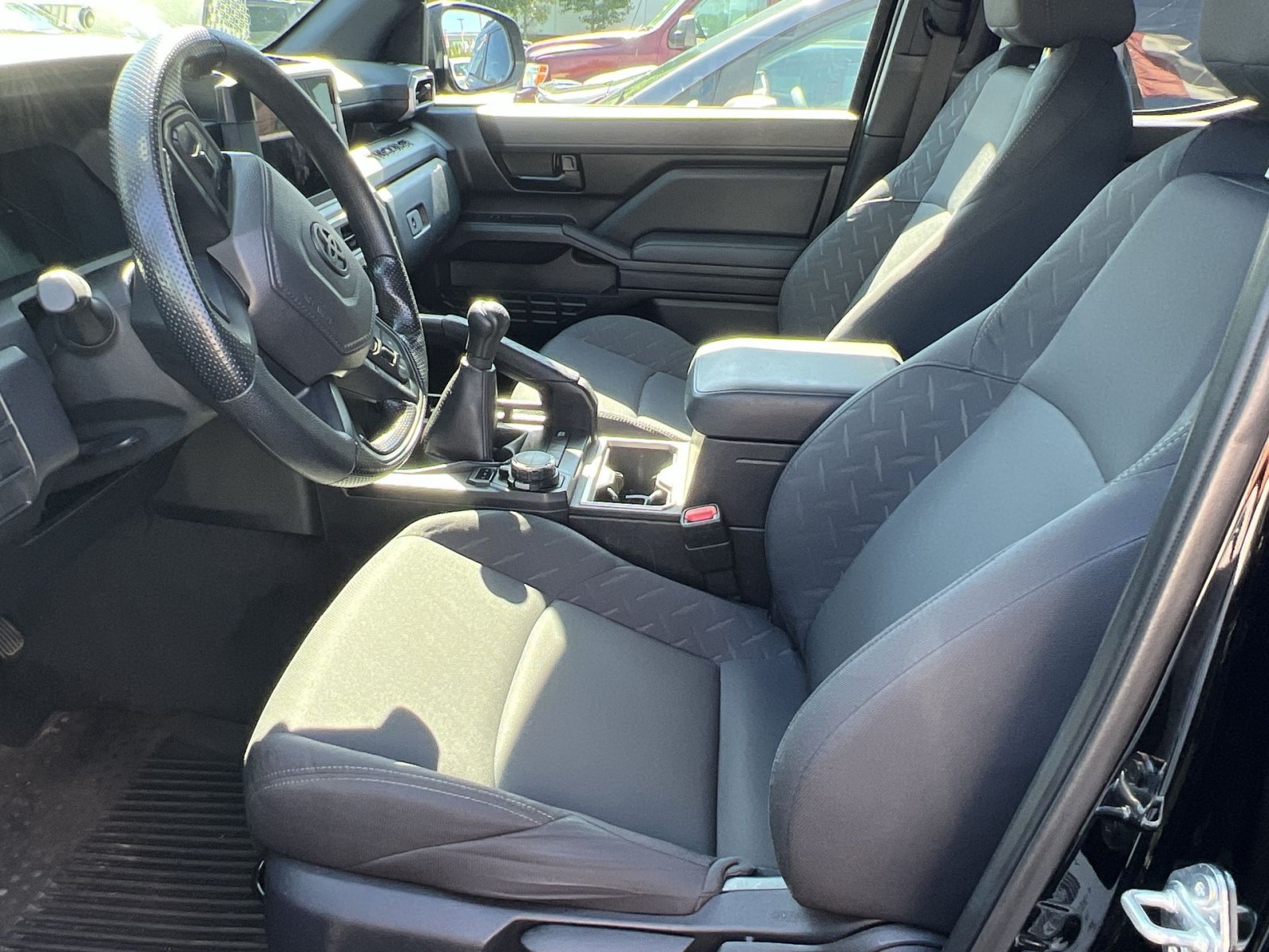 Used 2025 Toyota Tacoma SR AWD/4WD image 11