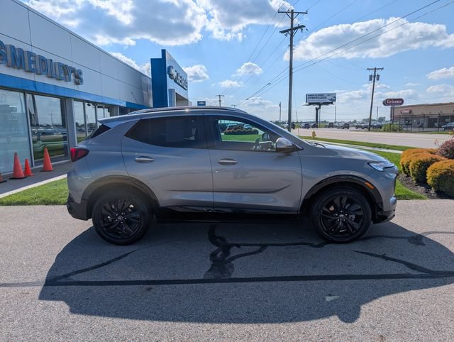 Used 2024 Buick Encore GX Sport Touring FWD image 2
