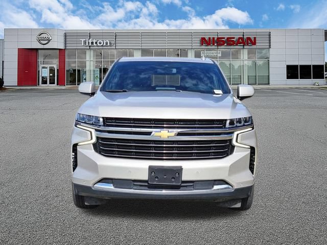 Used 2024 Chevrolet Suburban LT RWD image 2