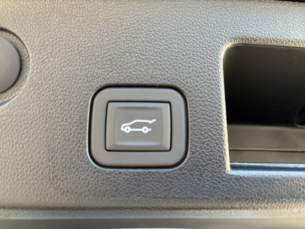 New 2026 Chevrolet Equinox LT w/ Convenience Package II AWD/4WD image 10