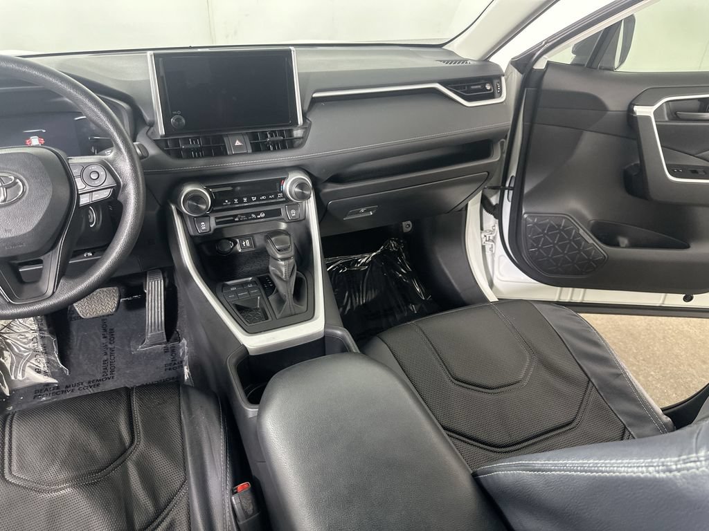 Used 2024 Toyota RAV4 LE FWD image 19