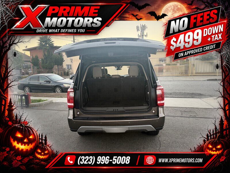 Used 2019 Ford Expedition XLT w/ Equipment Group 202A AWD/4WD image 13