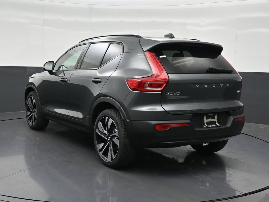 New 2026 Volvo XC40 B5 Plus w/ Climate Package AWD/4WD image 3