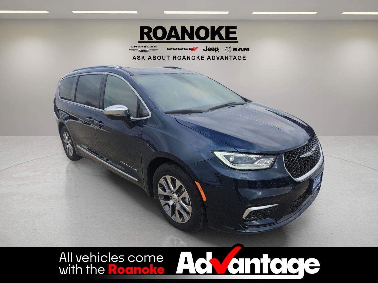 Used 2025 Chrysler Pacifica Pinnacle image 8