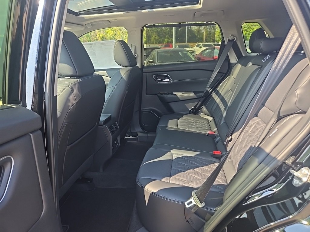 New 2026 Nissan Rogue Platinum w/ Platinum Premium Package image 36