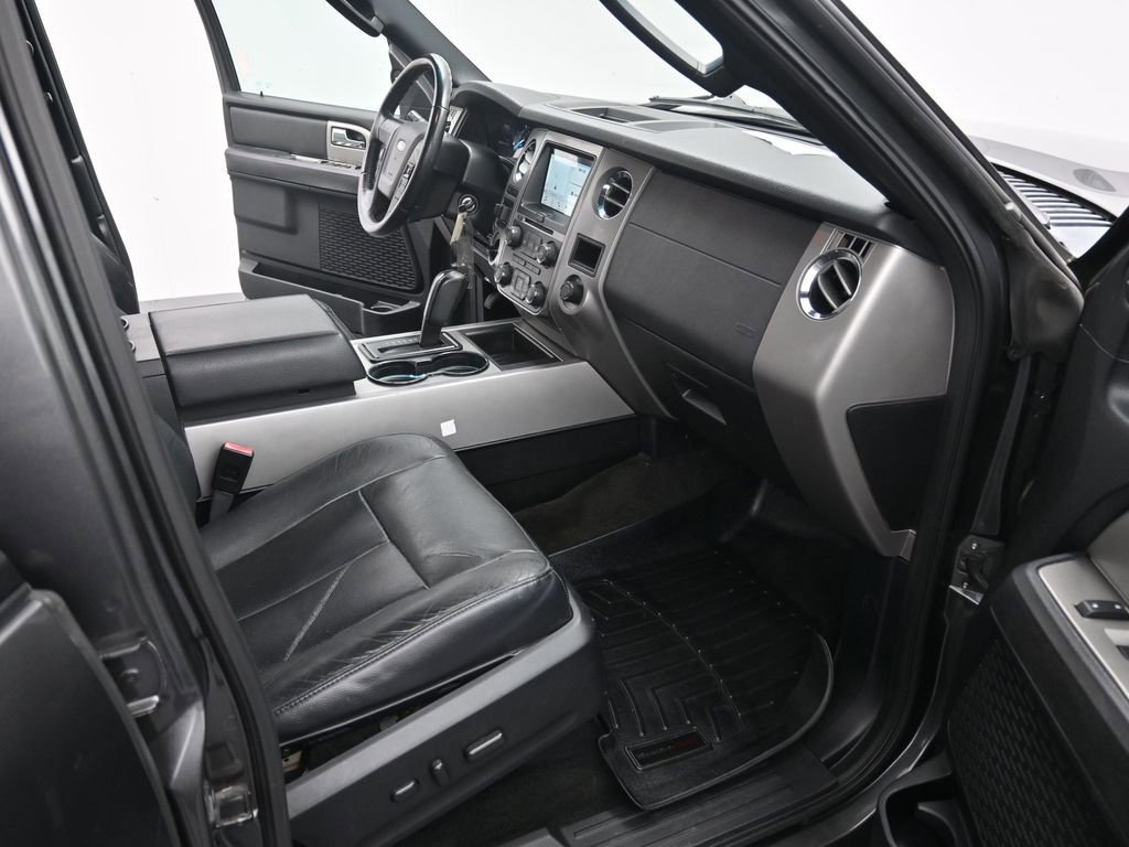 Used 2017 Ford Expedition EL XLT w/ Equipment Group 202A image 38