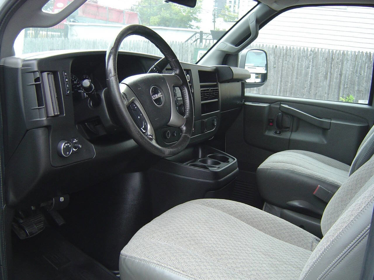 Used 2018 GMC Savana 3500 LT w/ LT Preferred Equipment Group image 7