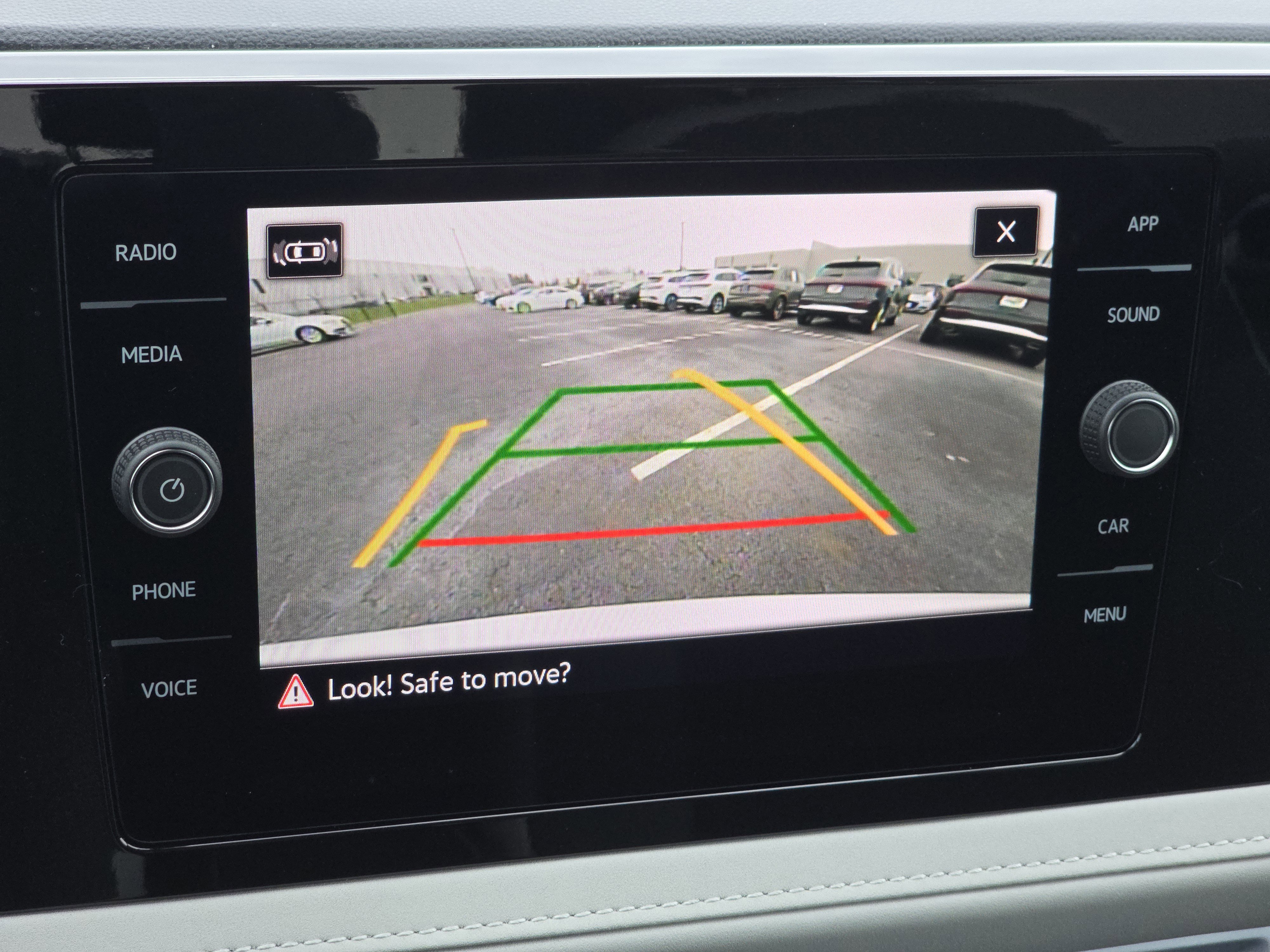 New 2026 Volkswagen Taos SE image 14