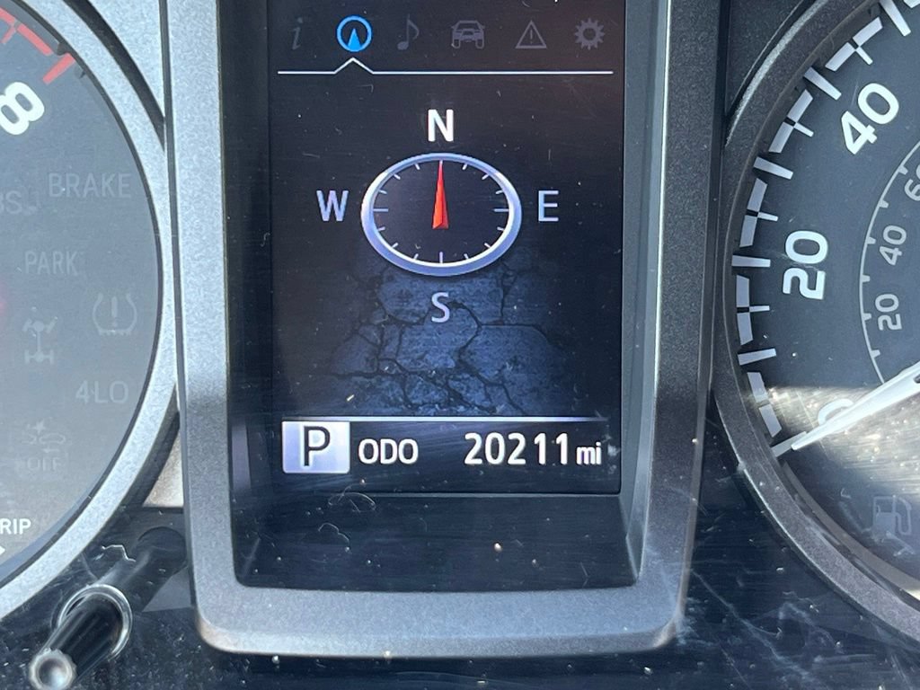 Certified 2018 Toyota Tacoma TRD Off-Road AWD/4WD image 36