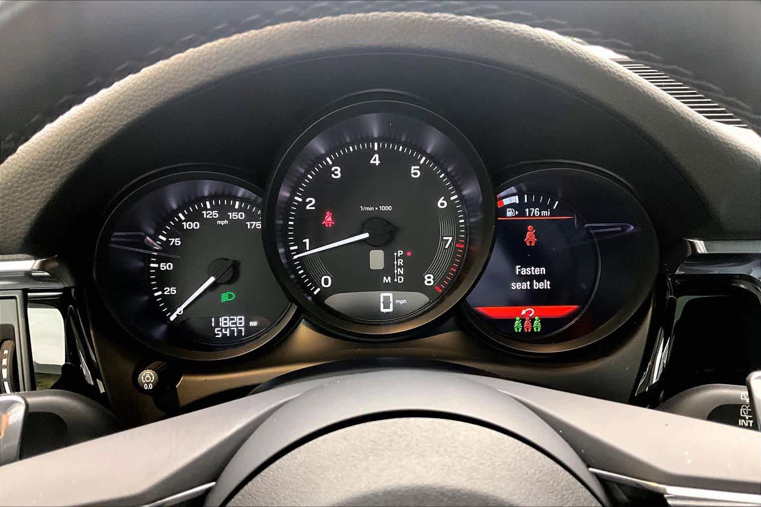 Used 2025 Porsche Macan AWD/4WD image 25
