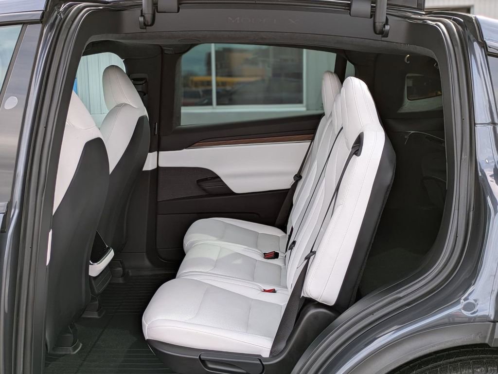 Used 2023 Tesla Model X image 10
