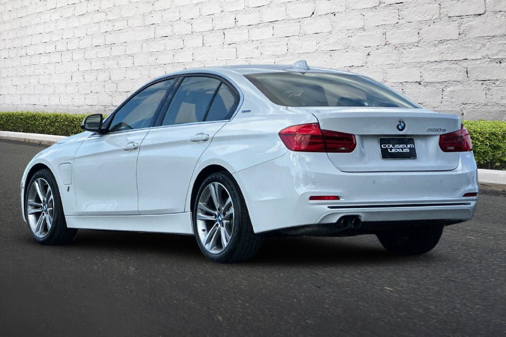 Used 2017 BMW 330e RWD image 6