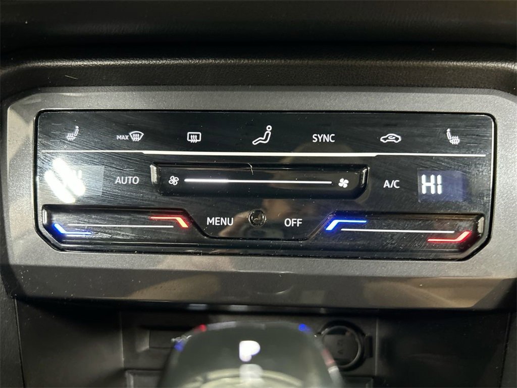 Used 2023 Volkswagen Tiguan SE R-Line image 16