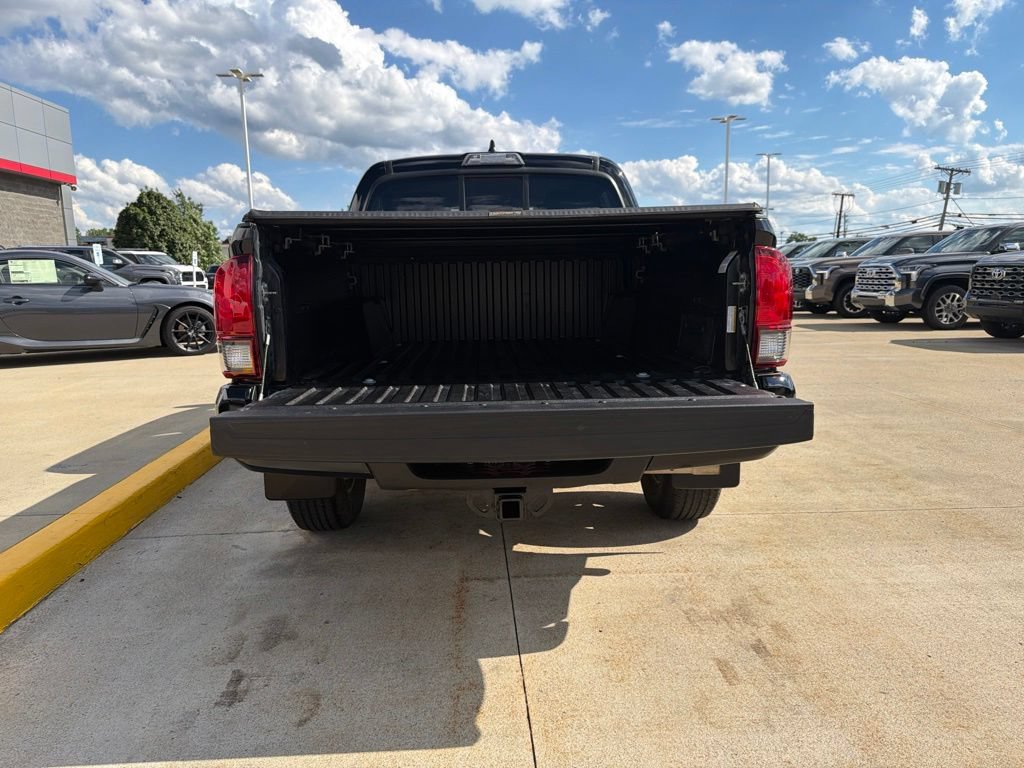 Used 2020 Toyota Tacoma SR AWD/4WD image 8