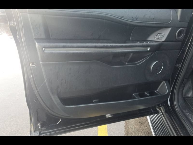 Used 2019 Ford Expedition XLT w/ Equipment Group 202A RWD image 15